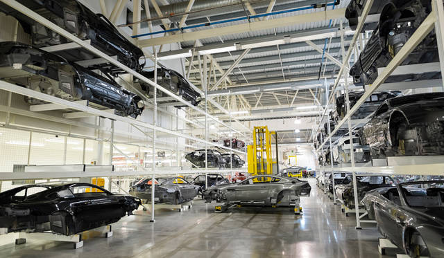 アストンマーティンのファクトリー内部