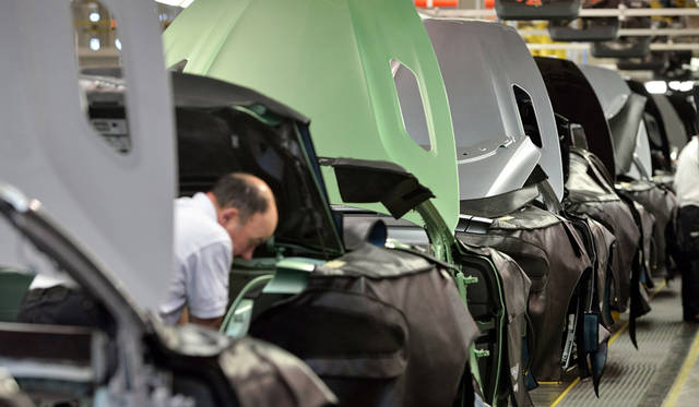 アストンマーティンのファクトリー内部