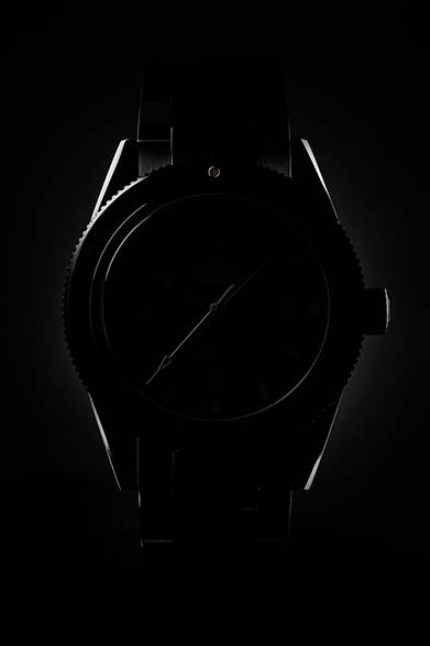 自動巻き、Tiケース、ケースサイズ直径41mm、300m防水、86万円（税抜）<br /><br />オメガお客様センター<br />Tel. 03-5952-4400