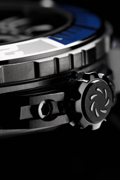 自動巻き、SSケース、ケースサイズ直径44.6mm、500m防水、75万円（税抜）<br /><br /> ブヘラジャパン<br />Tel. 03-6226-4650