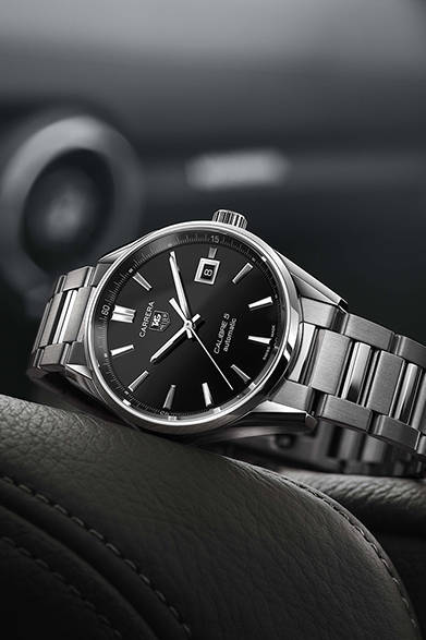 自動巻き、SSケース、ケースサイズ直径39mm、100m防水、29万円（税抜） <br /><br />LVMH ウォッチ・ジュエリー ジャパン タグ・ホイヤー ディヴィジョン<br />Tel. 03-3613-3921