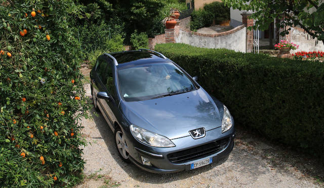 <strong>あなたのクルマ 見せてください 第10回　特別欧州篇 ファブリツィオ・カスプリーニ氏×プジョー407SW</strong>