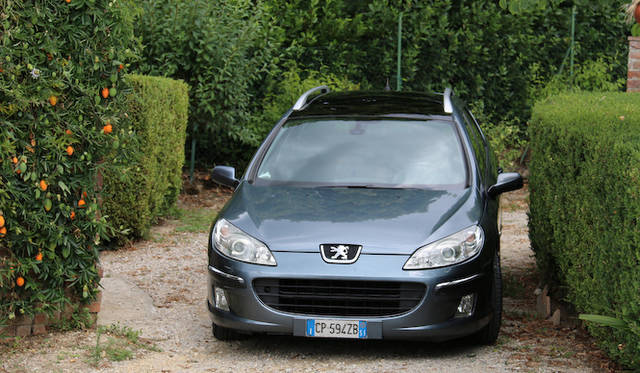 <strong>あなたのクルマ 見せてください 第10回　特別欧州篇 ファブリツィオ・カスプリーニ氏×プジョー407SW</strong>