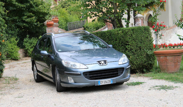 <strong>あなたのクルマ 見せてください 第10回　特別欧州篇 ファブリツィオ・カスプリーニ氏×プジョー407SW</strong>