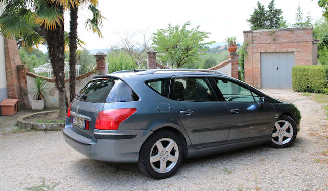 <strong>あなたのクルマ 見せてください 第10回　特別欧州篇 ファブリツィオ・カスプリーニ氏×プジョー407SW</strong>