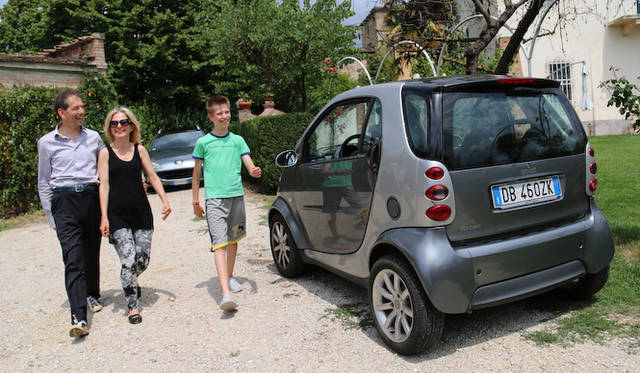 <strong>あなたのクルマ 見せてください 第10回　特別欧州篇 ファブリツィオ・カスプリーニ氏×プジョー407SW</strong>