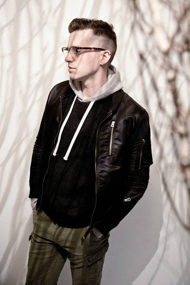 MA-1ジャケット4万2120円、サーマルカットソー1万7820円、カーゴパンツ1万9440円、ほか参考商品