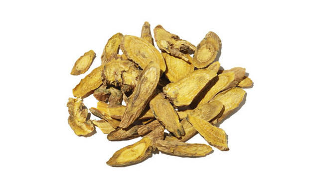 <strong>PLANTOLOGY｜プラントロジー</strong>　<strong>「INNER CLEANSE（インナークレンズ）」</strong><br>「黄芩（オウゴン）」　腸内にたまった老廃物が出す毒素によって引き起こされる腸粘膜の炎症を修復し、全身症状を改善するといわれている