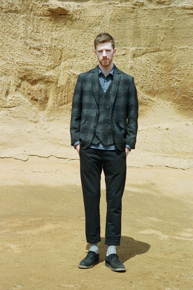 SHADOW OMBRE CHECK 2B JACKET 7万200円、THREE PIECE SUIT GILET 3万2400円、MINI COLLARED SHIRT 2万520円、KNITTING CHINO PANTS 2万2680円