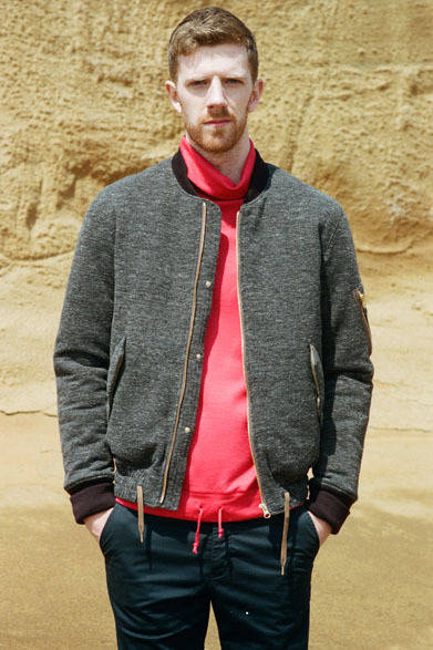 WOOL HEMP MIXED MA-1 5万7240円、TURTLE NECK TEE 1万6200円、3RD SKIN TROUSERS 2万2680円