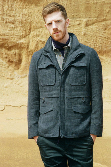 LINEN FABRIC M65 4万5360円、FATIGUE MILITALY SHIRT 2万4840円、TURTLE NECK TEE 1万6200円、THREE DIMENSIONAL CARGO PANTS 2万4840円