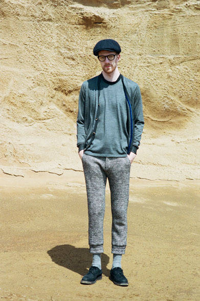 WORSTED CARDIGAN 1万9440円、WARMER TEE 1万4040円、RELAXING TROUSERS 2万4840円、Enharmonic TAVERN×CA4LA WOOL CASQUETTE 1万260円