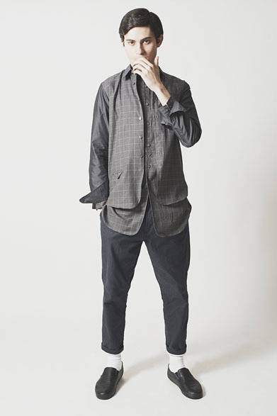 シャツ2万3760円、シャツ1万9440円、パンツ2万1600円