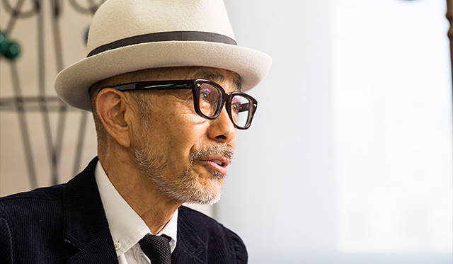 「街中のバーとしては、銀座の『テンダー』に足繁く通います。ここはぼくの精神面での鍛錬場です。じつは最近、ホテルのいいバーがなくなってきているんですよ。少しお洒落になりすぎてしまって、どこか嫌なんです。そこで昔のイメージを残している街のバーへと気持ちが傾く」