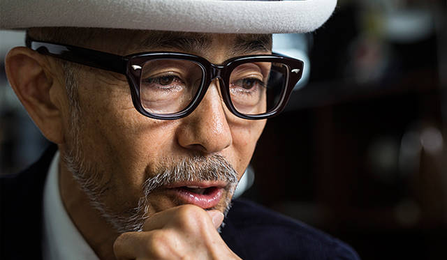 「愛読書は『On the Road（オン・ザ・ロード）』関連でジャック・ケルアック。ビート・ジェネレーションを代表する作家です。彼のポエムを朗読する喫茶店とかも、かつてはあったりして。ぼくはその世代じゃないんですけれども、そうしたものに憧れた」