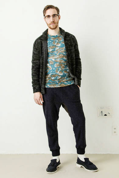 camouflage print mohair cardigan 3万4560円、camouflage print mohair pullover 2万8080円