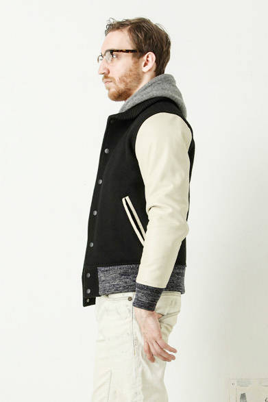 studium jumper 6万3720円、wholegarment logo print hoodie 2万2680円