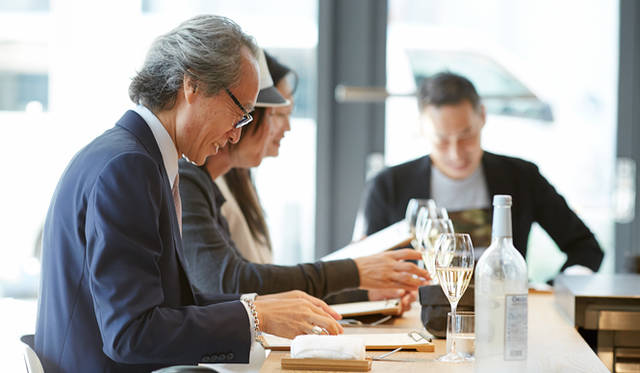 この日、3人が試食したメニューはビストロのランチ（3000円／消費税別）。スープ、サラダ、メイン、食後の飲み物からなるコースだ