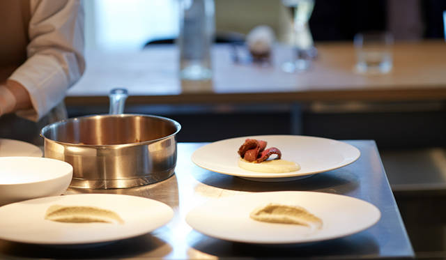 大住が選んだ「和牛ロースト」は、1カ月ほど吊るした短角牛のモモ肉を使った一皿