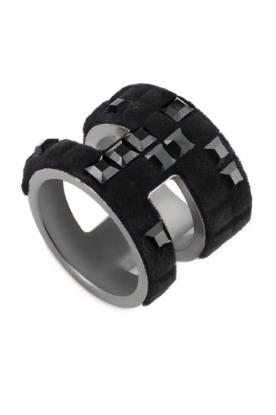 ベルベットロック：クチュール コレクション<br />発売日｜全7型10月予定<br />価格｜5万5300円～20万0600円<br />発売店舗｜スワロフスキー銀座、スワロフスキー心斎橋、阪急うめだ本店のみで発売