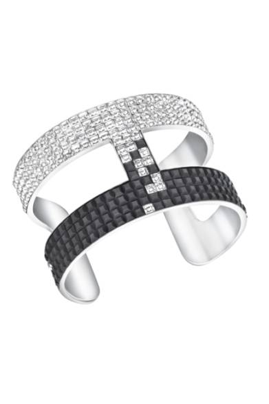 フローズン クリスタルズ：プレタポルテ コレクション<br />価格｜1万5800円～3万7200円<br />発売店舗｜全国のスワロフスキー・ストア40店舗で取り扱い<br />全17型発売中