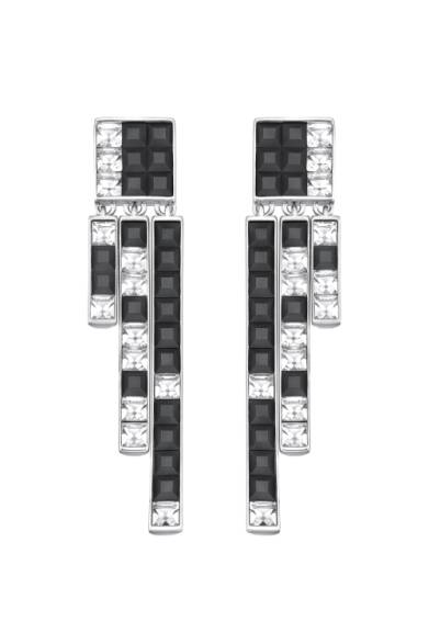 フローズン クリスタルズ：プレタポルテ コレクション<br />価格｜1万5800円～3万7200円<br />発売店舗｜全国のスワロフスキー・ストア40店舗で取り扱い<br />全17型発売中