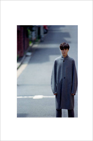 チェスターコート5万6160円、パンツ2万3760円