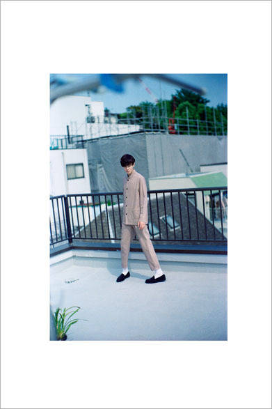 シャツ2万4840円、パンツ2万3760円