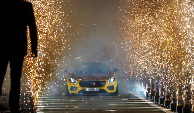 mercedes_amg_gt_006 盛大な歓迎とともに登場するメルセデスAMG GT
