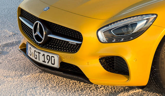 mercedes_amg_gt_100 写真のモデルは外装にナイトパッケージを適用