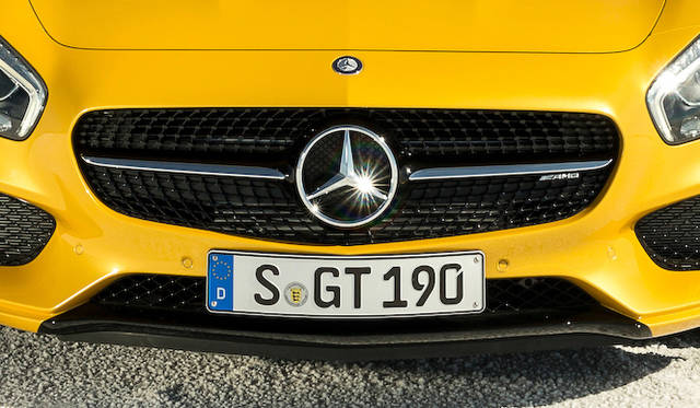 mercedes_amg_gt_101 写真のモデルは外装にナイトパッケージを適用