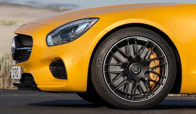 mercedes_amg_gt_104 写真のモデルは外装にナイトパッケージを適用