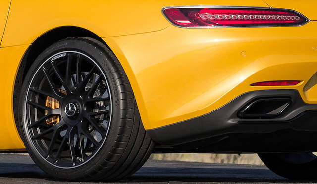 mercedes_amg_gt_114 写真のモデルは外装にナイトパッケージを適用