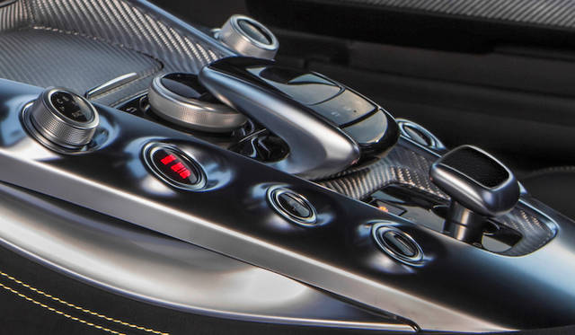 mercedes_amg_gt_142