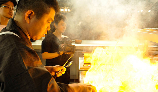 「日本の素材はシンプルなので、クリュッグとの相性はいいです。今回は特に、シャンパーニュの酸味、酢飯の酸味をどうマッチングさせるかが重要と考え、そこに注力しました」と語った多田氏