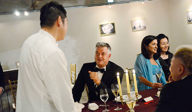 地元、大阪で開催されるイベントということで、思い入れもひと際強かったようだ。「こういった企画はアジアのどこでやってもおかしくなかったと思いますが、大阪というローカルを選んでいただけことに感謝しています」