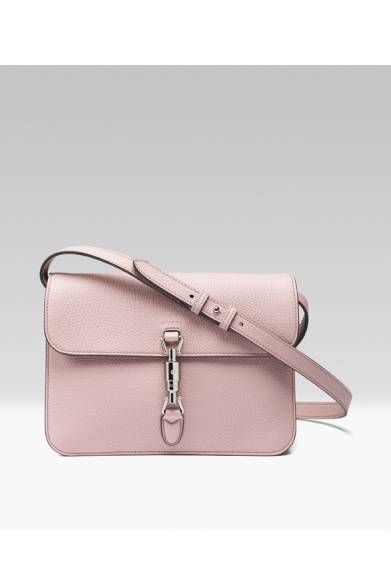 <strong>GUCCI｜ケイト・モス主演のショートフィルム「The Jackie」を公開</strong><br />ショルダーバッグ　[W27×H20×D8]<br />カーフ　25万9000円(税抜)