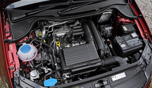 1.2リッター 直列4気筒DOHC ターボエンジンは、最高出力66 kW（90 ps）/4,400-5,400 rpm、最大トルク160 Nm（16.3 kgm）/1,400-3,500 rpmを発揮