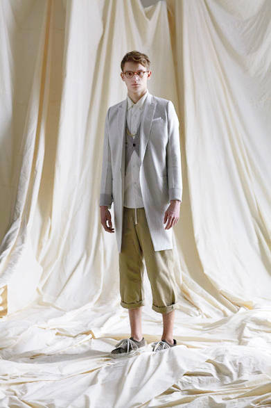 shirt no.268　2万520円、cardigan no.281　2万9160円、coat no.292　6万4800円、belt no.276　1万2960円