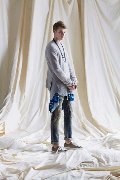 knit no.294　4万3200円、arm no.296　1万5120円、shirt no.272　2万5920円、pants no.050　5万8320円