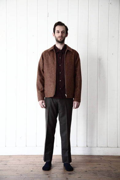 ブルゾン4万5360円、シャツ2万520円、パンツ2万8620円