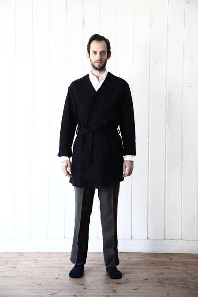 ニットガウン 5万220円、シャツ1万9440円、パンツ2万8620円