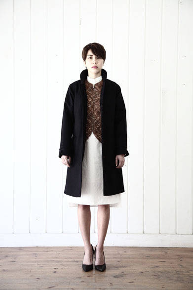 コート6万8040円、ブルゾン3万4560円、ワンピース2万4300円