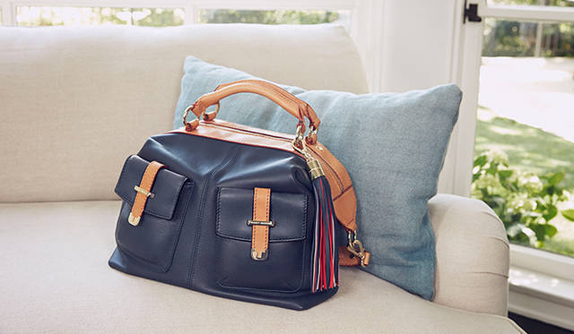 BHI限定バッグは表参道店とオンラインストアのみの限定販売。販売価格のうち100USドルが「Fund for Living」に寄付される<br />撮影：パトリック・デマルシェリエ