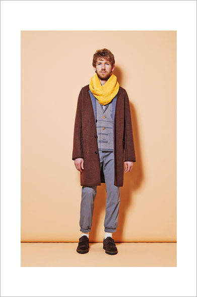 REVERSIBLE COAT 5万2920円、MILANO RIB JACKET 4万2120円、RIB PANTS 3万240円、KNIT SNOOD 1万7280円