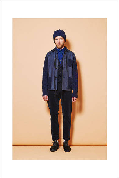 SLEEVE KNIT BLOUSON 4万2120円、STRETCH CORDUROY VEST 2万8080円、SHIRT 2万8080円、STRETCH CORDUROY PANTS 3万1320円、KNIT CAP 8640円