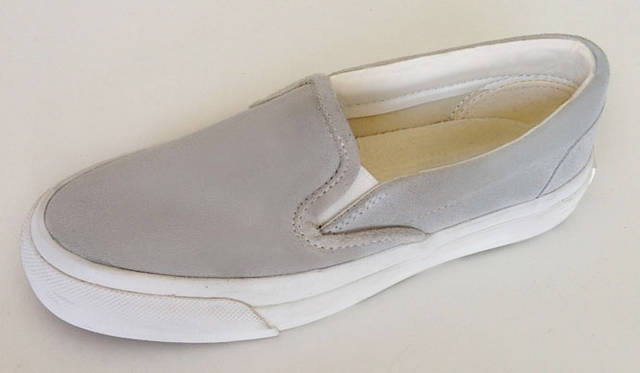 <strong>FUTURE INN｜フューチャーイン</strong>　オリジナルスニーカーブランド「92nd Street shoe makers（ナインティセカンドストリート シューメーカーズ）」　92nd-14F-0001 SUEDE 1万6200円