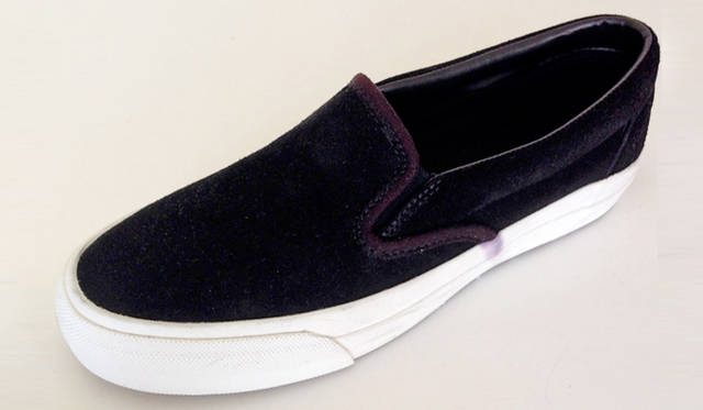 <strong>FUTURE INN｜フューチャーイン</strong>　オリジナルスニーカーブランド「92nd Street shoe makers（ナインティセカンドストリート シューメーカーズ）」　92nd-14F-0001 SUEDE 1万6200円