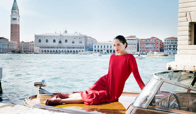 アンバサダーを務める女優マティルデ・ジョリ（Matilde Gioli）。<br />撮影：Julian Hargreaves