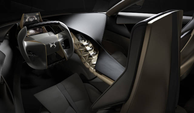 citroen_divine_ds_065 カーボンとレザーをもちいた「Mule」インテリア